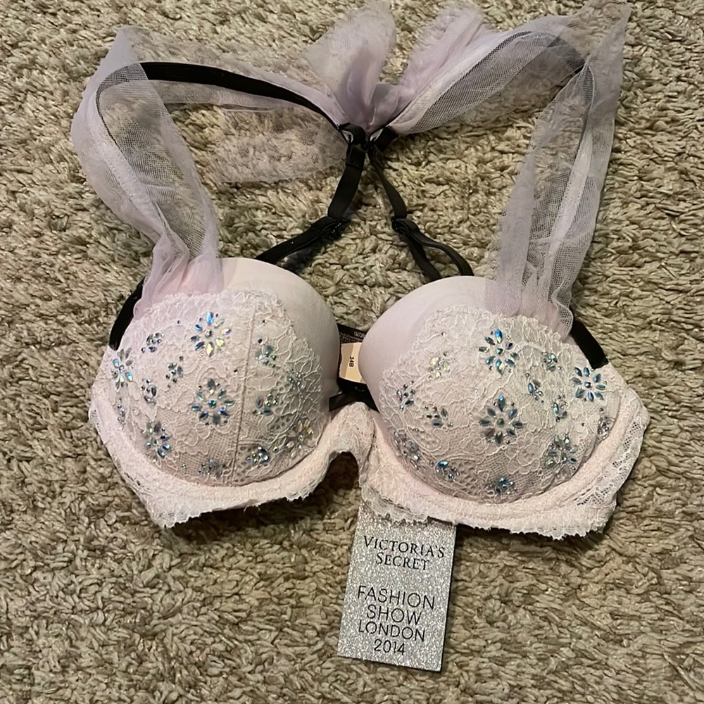 BRAND NEW VS LIMITED EDITION BRA 🩲